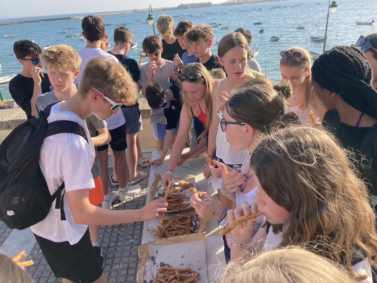 FelstedSpanish tweet media