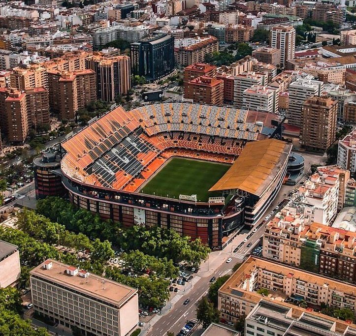 ¿Y en ti? ¿Quién piensa en ti, Mestalla? 🦇💔