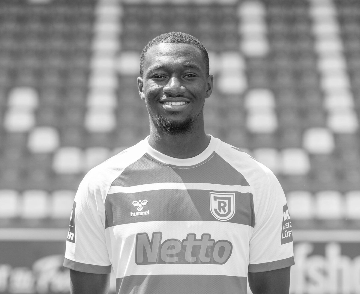 K1ngYeboah's tweet photo. Für dich, Agyemang! Nur für dich haben sie es getan! ❤️🙏🏿 https://t.co/4b6RXmR0WE