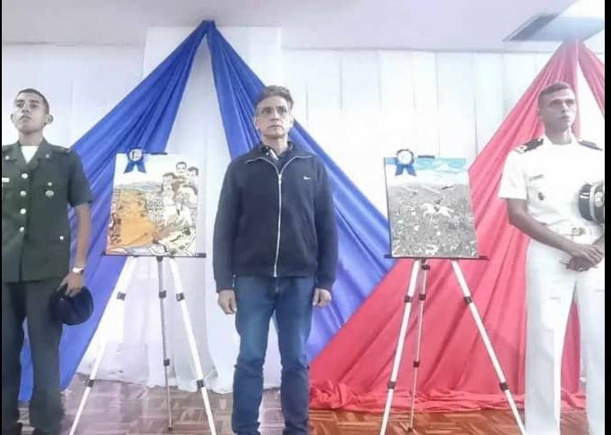 📌Hoy #28MAY el <a href="/ARB_CANB23/">Aviacion Naval Bolivariana</a> se honra en felicitar al TC Victor Márquez García en representación de la <a href="/ArmadaFANBVzla/">Armada_ve</a> por haber obtenido el 2do Lugar en la Competencia de Pintura con motivo al Bicentenario de la Batalla de Junín. BZ!