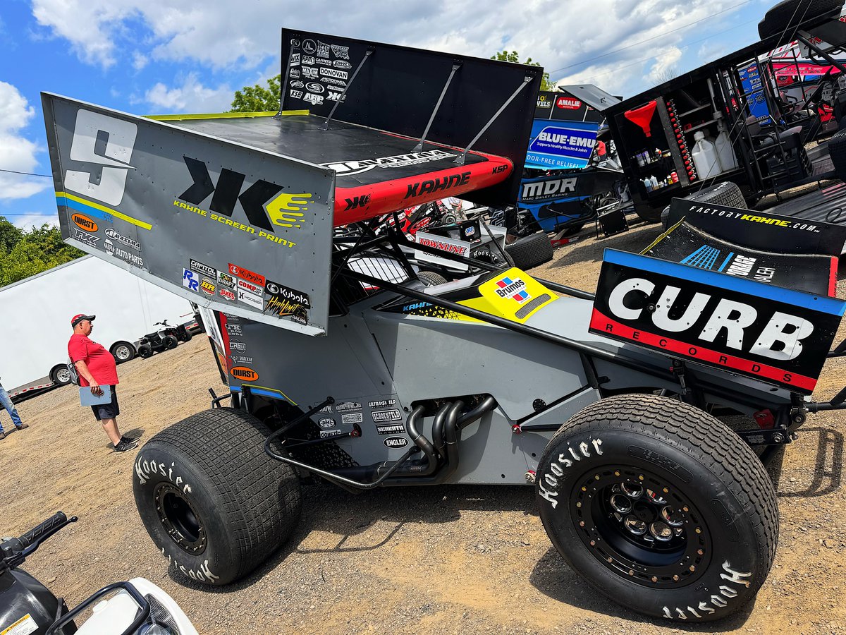 Last year at @GViewSpeedway, @KaseyKahne was the hard charger with @Kubota_USA High Limit Racing — taking the @KKRDirt from 19th-to-6th. His career-best run here, though? That’s a 2018 @PASpeedweek podium behind Larson and Hodnett! 📺 FloRacing.com/HighLimit (𝟲:𝟯𝟬𝗲𝘁)