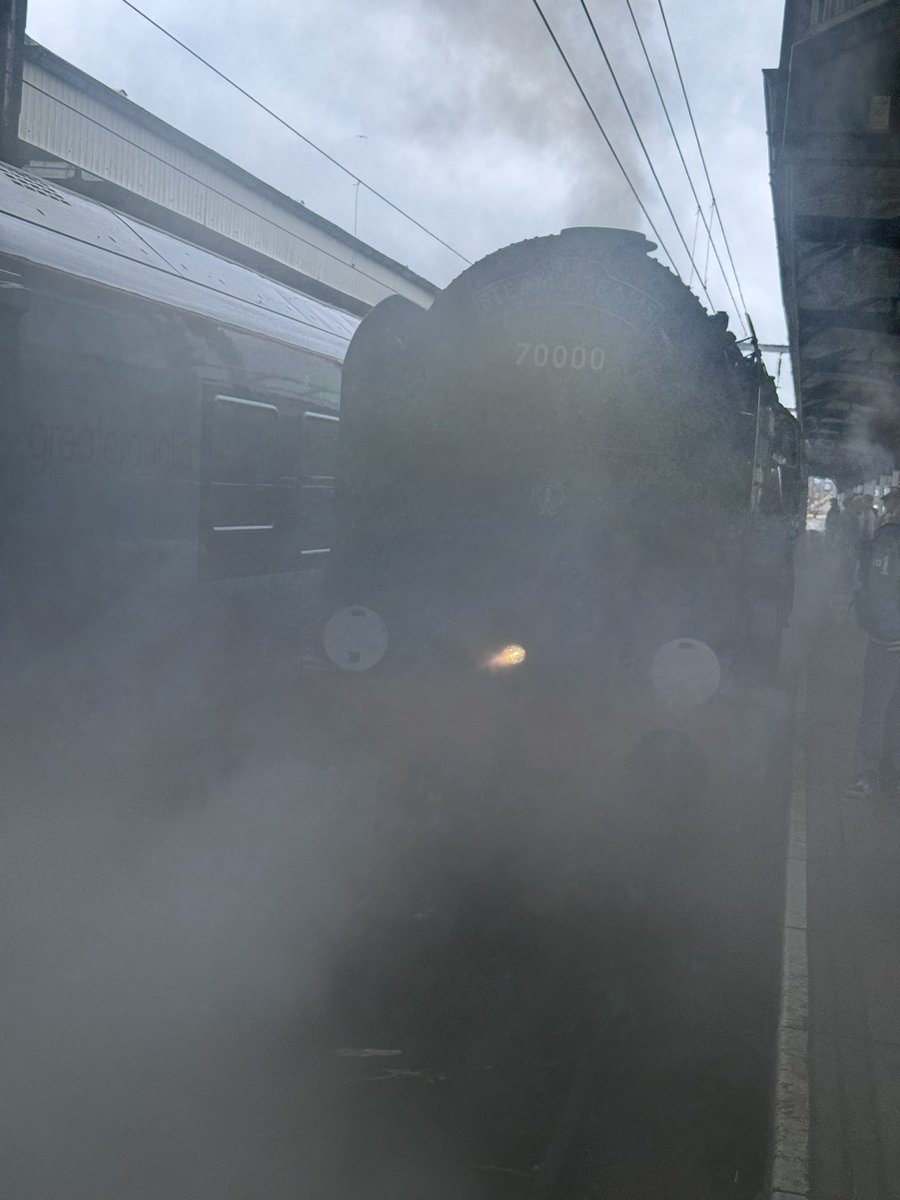 spudlin68's tweet photo. Nice little visitor in Norwich today 🚂

#britannia #steam #70000 https://t.co/z6WbA6b2Ot