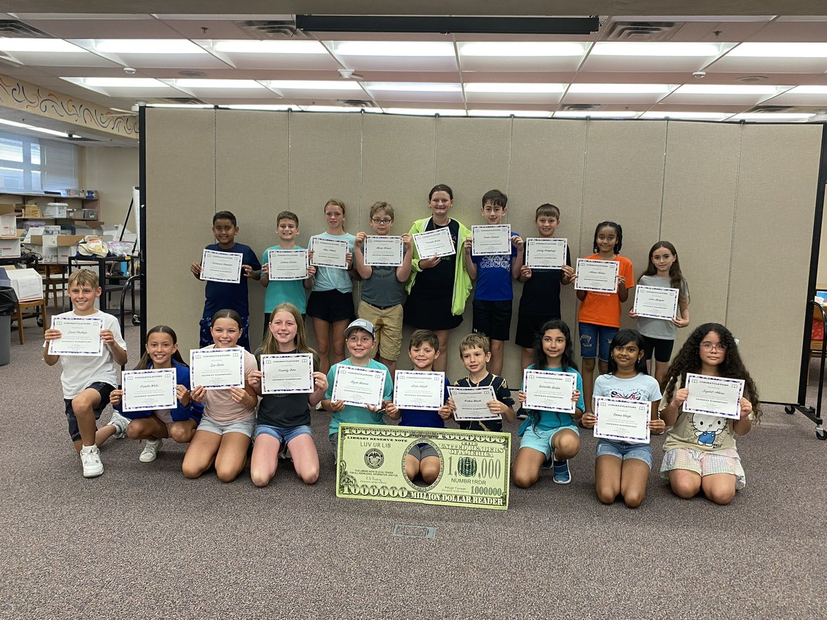 Gateway_Gators's tweet image. #GatewayGators🐊 Congratulations 🎉 to the Millionaire 📚Readers here at Gateway. Thank you PTO  for supplying the food for our scholars. We truly appreciate all that the administration team &amp;amp; educators have done this year to help our scholars be successful!#avid #LeeSchools