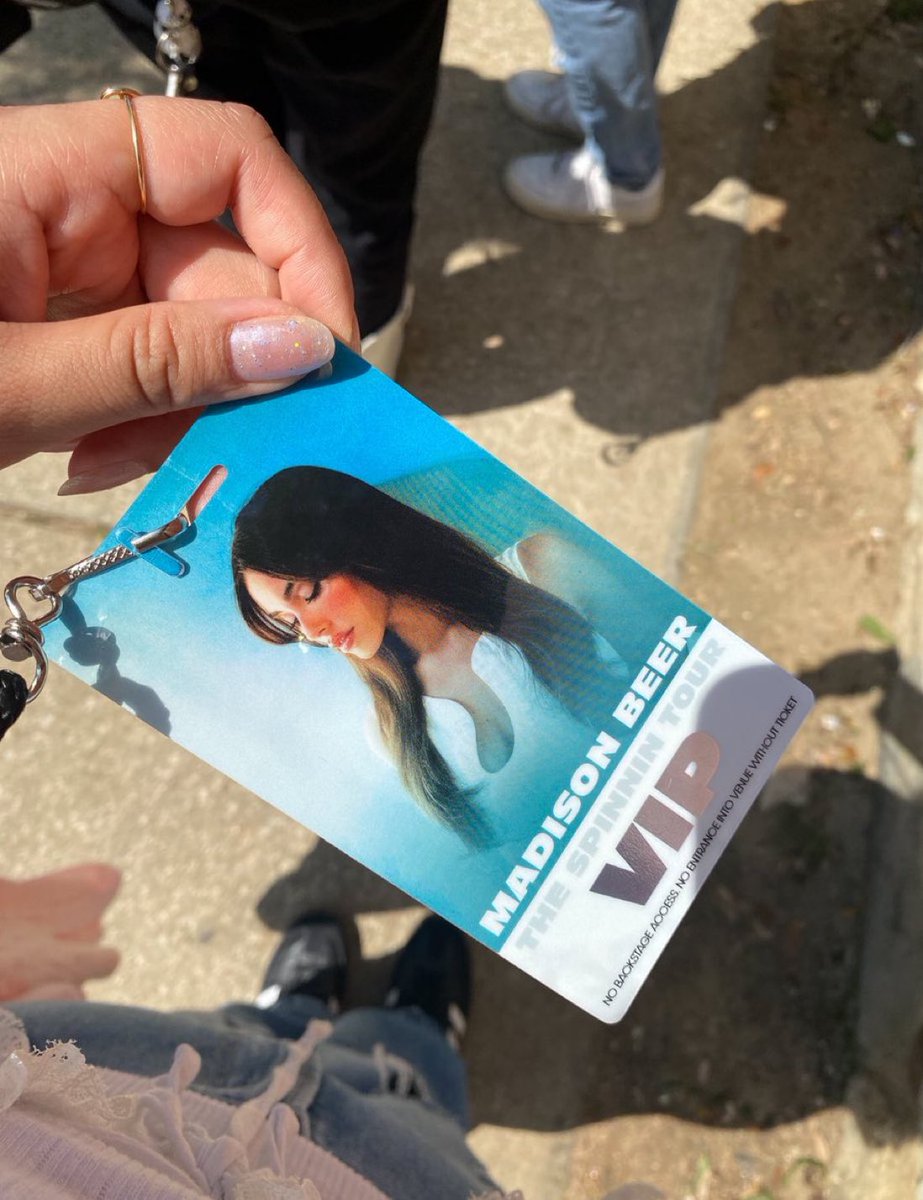 🔔 VIP Lanyards have started being handed out! #madisonbeer #SpinninTourAustin