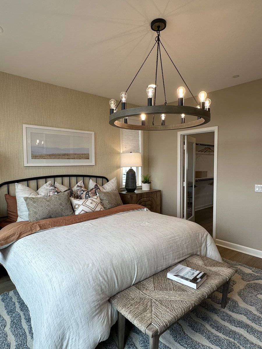biazowadotcom's tweet photo. This stunning new home in Beaumont, CA by #woodsidehomes 🏠 features low-VOC paint and flooring, moisture-blocking materials, and top-notch air and water filtration systems.
#biazowa #hometour #newhome #modelhome #homesweethome https://t.co/P5eoUzxBxe
