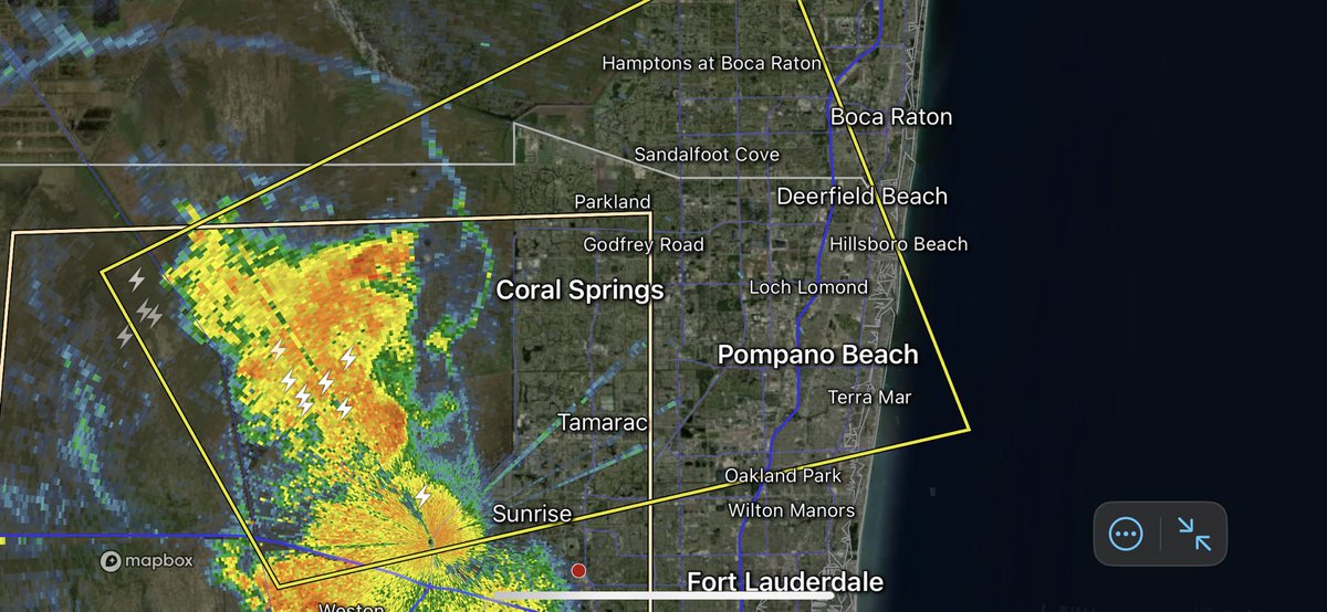 A Severe Thunderstorm Warning is in effect for Coral Springs, Pompano Beach, and Sunrise. This thunderstorm could have wind gusts of up to 60mph and quarter sized hail is possible.
#wx #wxtwitter #flwx