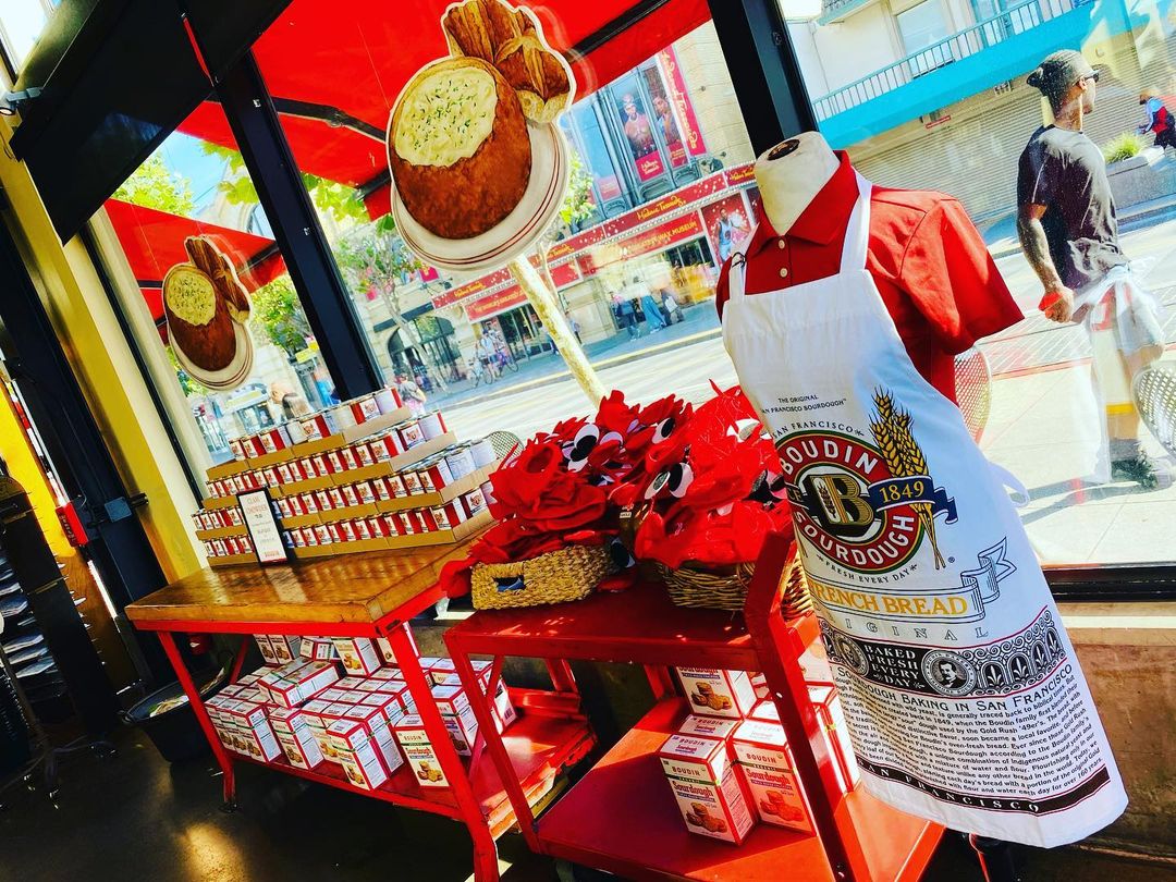 San Francisco's famous clam chowder!  Clam chowder served in a sour bread bowl is popular for tourists. There are several BOUDIN Bakery in San Francisco that are famous for their clam chowder, but the store at 160 Jefferson Street is recommended.