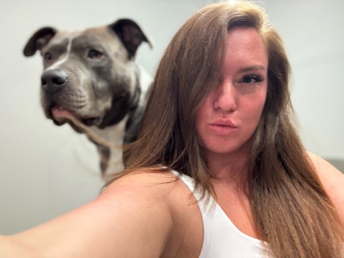 Candids with the big man https://t.co/jNuFmK0iVO