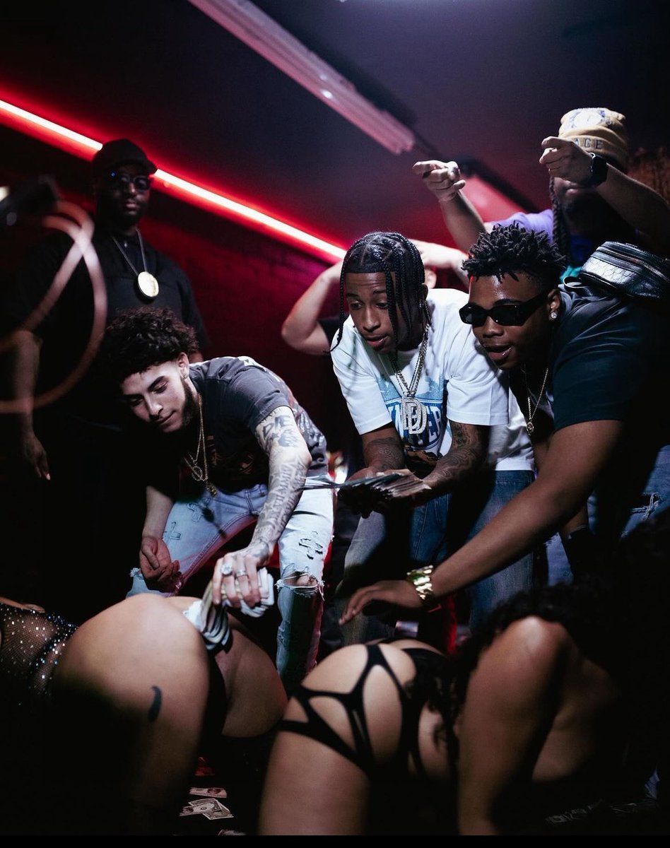 bm22ney's tweet photo. I’m w the same niggas I ain’t have nun w 😮💨🦅 #FOEVER16🩵
#ABEE4EVER💔🐝#AFNXGLE💩 https://t.co/WrAMlyMrM3