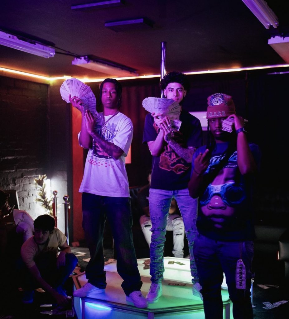 bm22ney's tweet photo. I’m w the same niggas I ain’t have nun w 😮💨🦅 #FOEVER16🩵
#ABEE4EVER💔🐝#AFNXGLE💩 https://t.co/WrAMlyMrM3