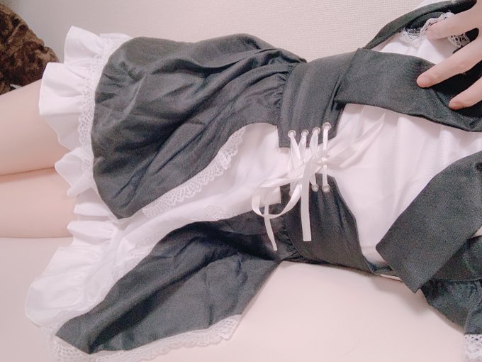 寝そべりメイド 