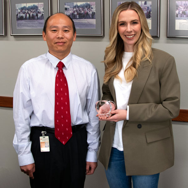 Congratulations to Brooke Bartley, MD, '24, on being named the winner of the Department of Neurobiology and Anatomy's Outstanding Student in Gross Anatomy Award! #McGovernMedSchool

med.uth.edu/blog/2024/05/2…
