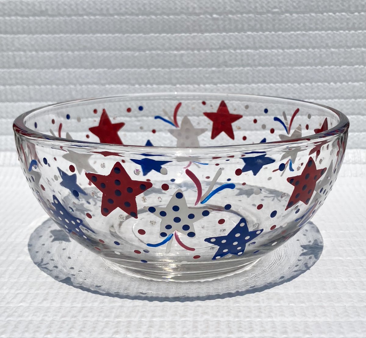 Check out this bowl etsy.com/listing/172307… #4thofjuly #candydish #summerdecor #SMILEtt23 #etsyshop #CraftBizParty #etsy #patrioticdecor