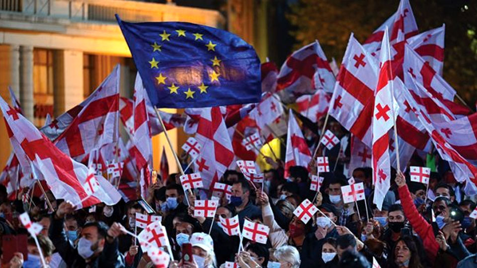 OttomanaNews's tweet image. CAUCASUS  
Georgia: Parliament Overrides Veto   
#Georgia #Tbilisi #PresidentialVeto
#GeorgianDream #EU #RussianLaw 
ottomana.world/2024/28-may-20…