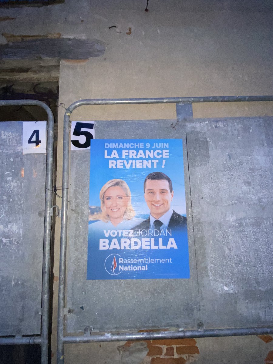 Les premières affiches officielles apparaissent dans la campagne du #TarnEtGaronne, et ce sont celles de @J_Bardella ! 
#VivementLe9Juin 🇫🇷