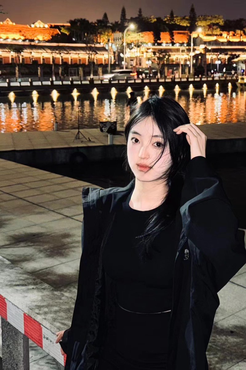 z51074's tweet photo. 把这只母狗给你一��上 你会怎么玩
#肉便器 #美腿 #飞机脸 https://t.co/D7c8frmKzo