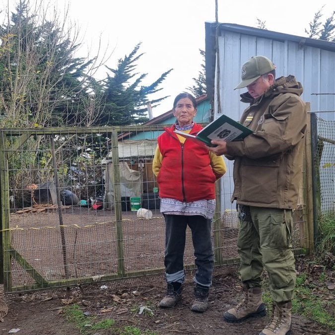 Carabineros del Retén Isla Quenac de #Quinchao se trasladó a isla Meulín para efectuar patrullajes preventivos, controles y fiscalizaciones, marcando presencia policial en el área. #LaPrevenciónEsNuestraEsencia