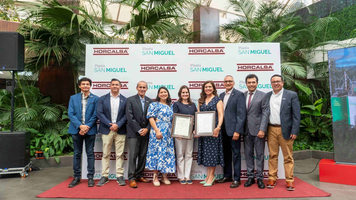 RtGuatemala's tweet image. Hidróxido de calcio Horcalsa producido en planta san miguel recibe certificación fssc 22000 de la british standards institución
revistatendenciasguatemala.com/2024/05/hidrox… 
#Horcalsa #CementosProgreso