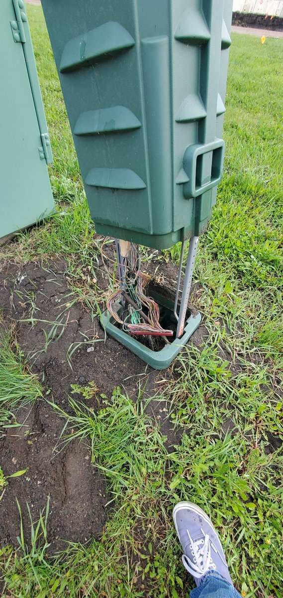 Hey <a href="/TELUSsupport/">TELUS Support</a> I have been trying to get a landline for our business for over 2 weeks. Today I was transferred to 4  people before someone could help me. Was told our address still isn't in the system.  I can see your box in front of our building. Can I please get a phone line