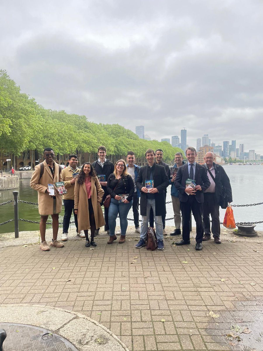 DrJonathanIliff's tweet photo. We don't mind the rain. Last week or this we've been out in #Bermondsey come rain and shine. Lots of people on the doorstep this evening concerned about #antisocial behaviour, #flytipping and #crime! https://t.co/XSyF5Kv9ar