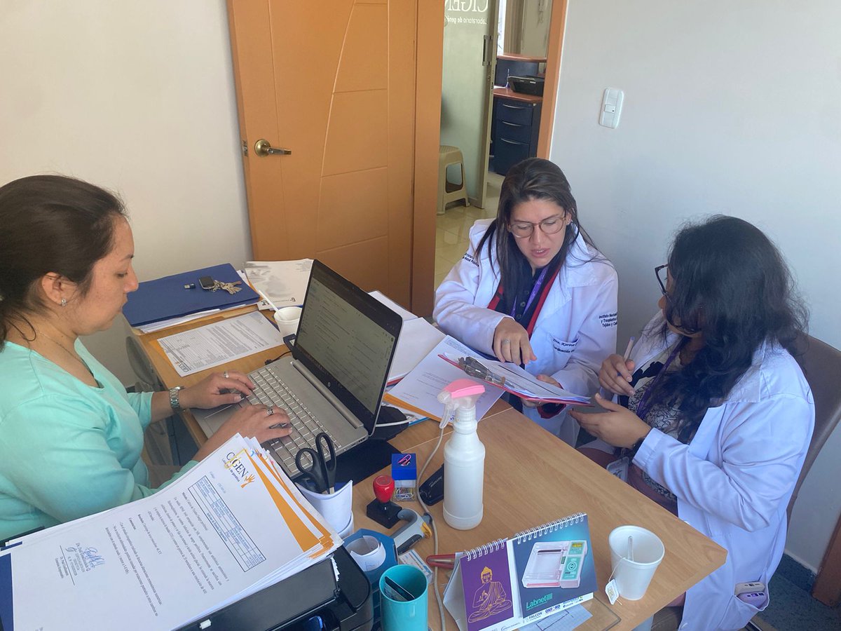 IndotEcuador's tweet photo. El equipo de la Coordinación Zonal #Quito del #INDOT realizó una visita sorpresa de control e inspección al Laboratorio #CIGEN para verificar que las condiciones en las que se les otorgó la Acreditación se mantengan.
Trabajamos cada día para garantizar calidad en la atención de los servicios de donación y trasplante.
#IndotTeCuida.
#ElNuevoEcuadorResuelve @marioherrerav @DrFEncaladaC