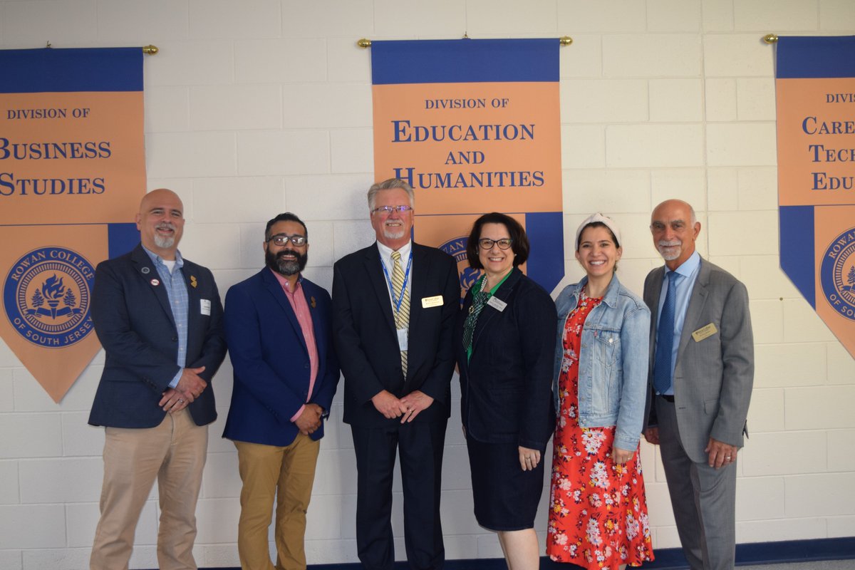 Center for Future Educators tweet media