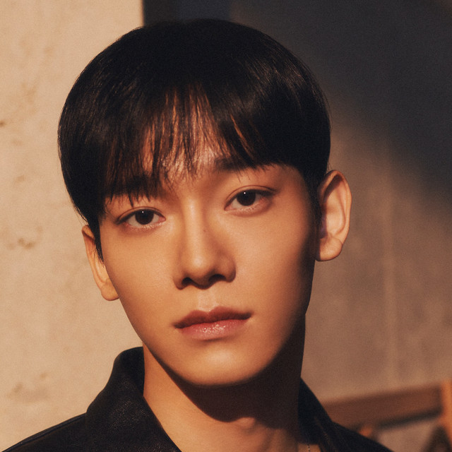 kchartsmaster's tweet photo. "DOOR" by @CHEN_INB100 debuts at #1 on the Worldwide iTunes Album Chart. https://t.co/UzTMZJ7jHJ