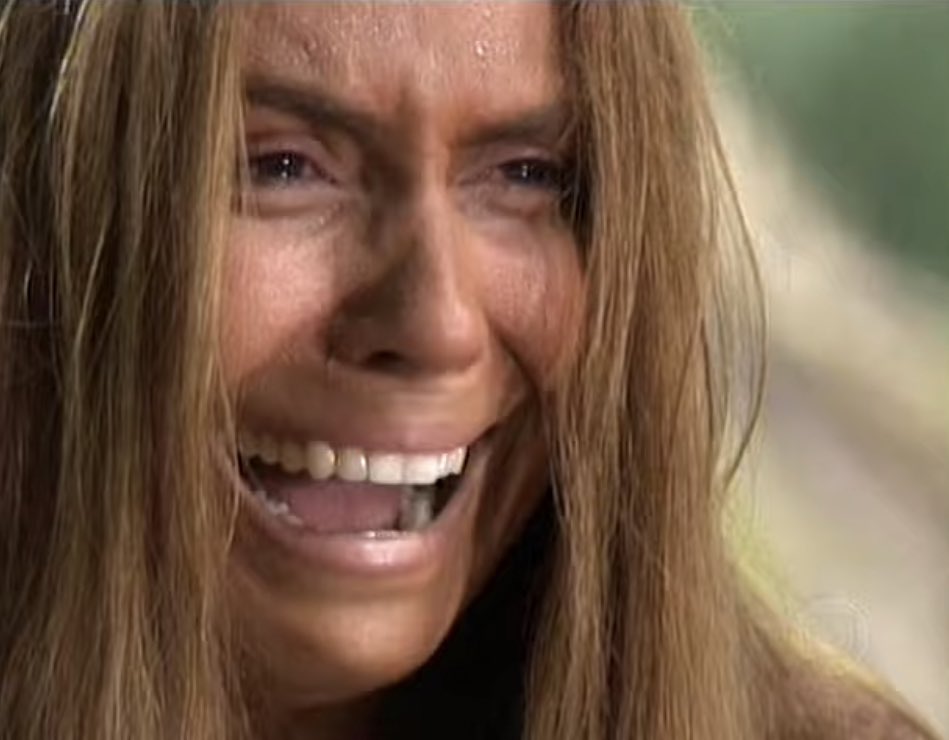 O diretor Pedro Vasconcelos escreveu um relato sobre a cena em que o irmão de Delzuite é comido pela onça, na minissérie ‘Amazônia’, exaltando o talento de Giovanna Antonelli. Confira:

“Eu tinha uma atriz com A maiúsculo! E era tudo o que eu precisava. Um único TAKE seria o