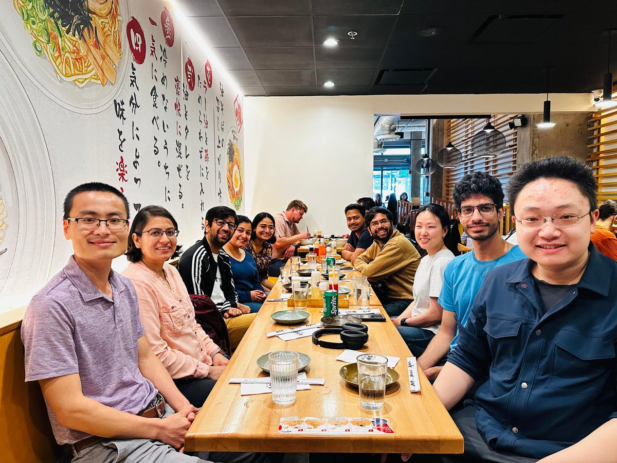 Jenn came back to Baltimore for her graduation and the lab went out for lunch!