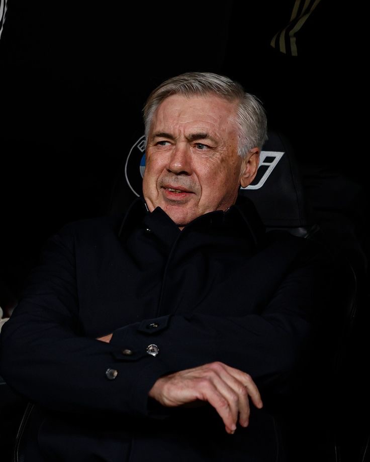 🗣️ Carlo Ancelotti: “They say at the Bernabéu there is a God & he wears a white shirt, and who knows maybe that is true, but I think that this God punishes mistakes. If you make a mistake, the God in white punishes you.” @TimesSport