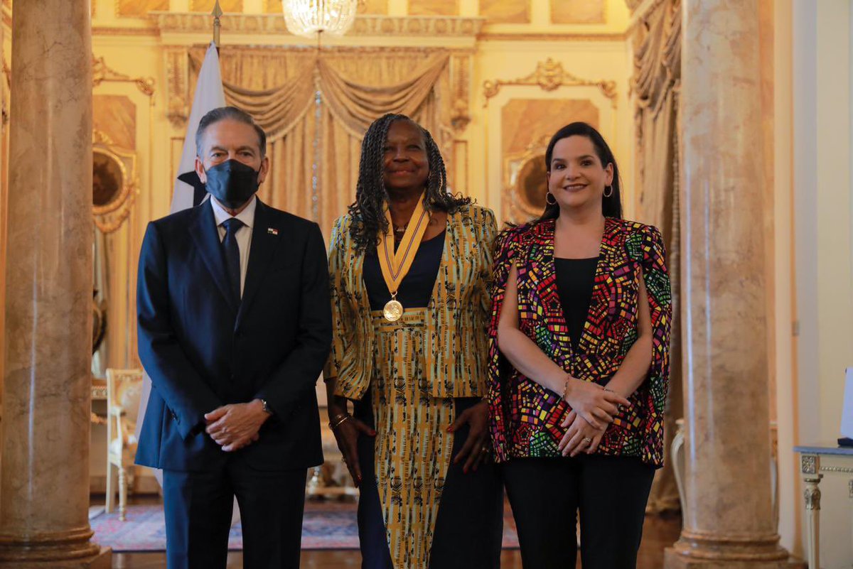 NitoCortizo's tweet photo. ¡Gracias, Dra. Thomas Bullen, por su invaluable servicio a nuestra nación! Por sus valiosos aportes en el Pacto Bicentenario "Cerrando Brechas" y su compromiso durante la pandemia. Reitero el orgullo de la riqueza multicultural de Panamá, gracias al legado afrodescendiente. 👏🏻🇵🇦 https://t.co/O68PvlcPWN