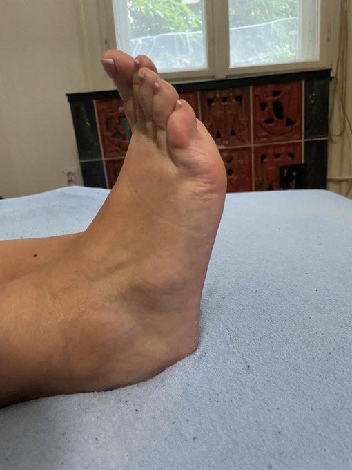 New model: Name: Nelly Feet size: Eu 40  Nelly's first footjob, will be available tomorrow evening ;) https://t<a href="/tag/footjob"class="tags"><span>#footjob</span></a><a href="/tag/onlyfans"class="tags"><span>#onlyfans</span></a><a href="/tag/footfet%C4%B1sh"class="tags"><span>#footfetısh</span></a><a href="/tag/feetfetiche"class="tags"><span>#feetfetiche</span></a>