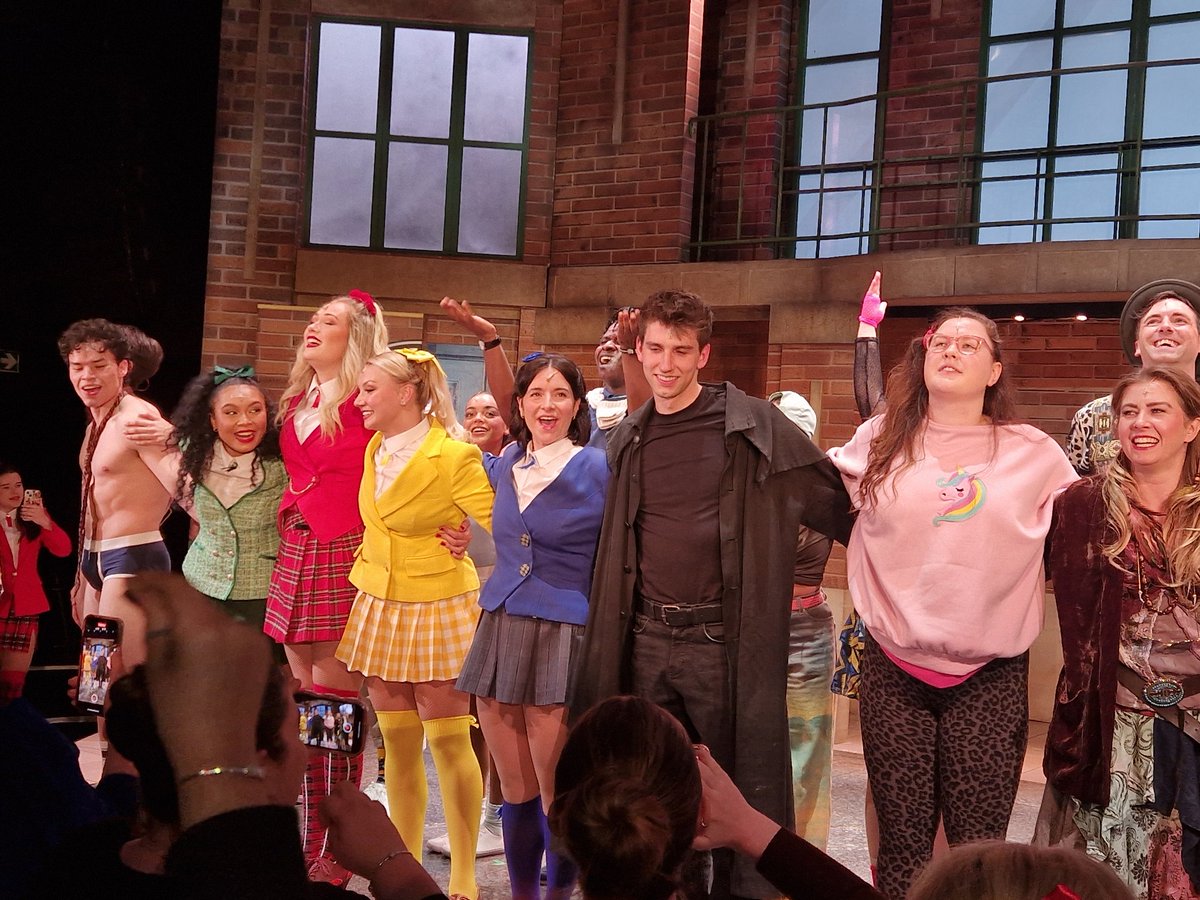 I can honestly say I haven't loved @HeathersMusical as much as I did tonight in a very long time.
Something fresh has been brought to it, mostly from a truly sensational cast.
@KeelanMcauley's characterisation of JD may well be the best I've ever seen. Just phenomenal!