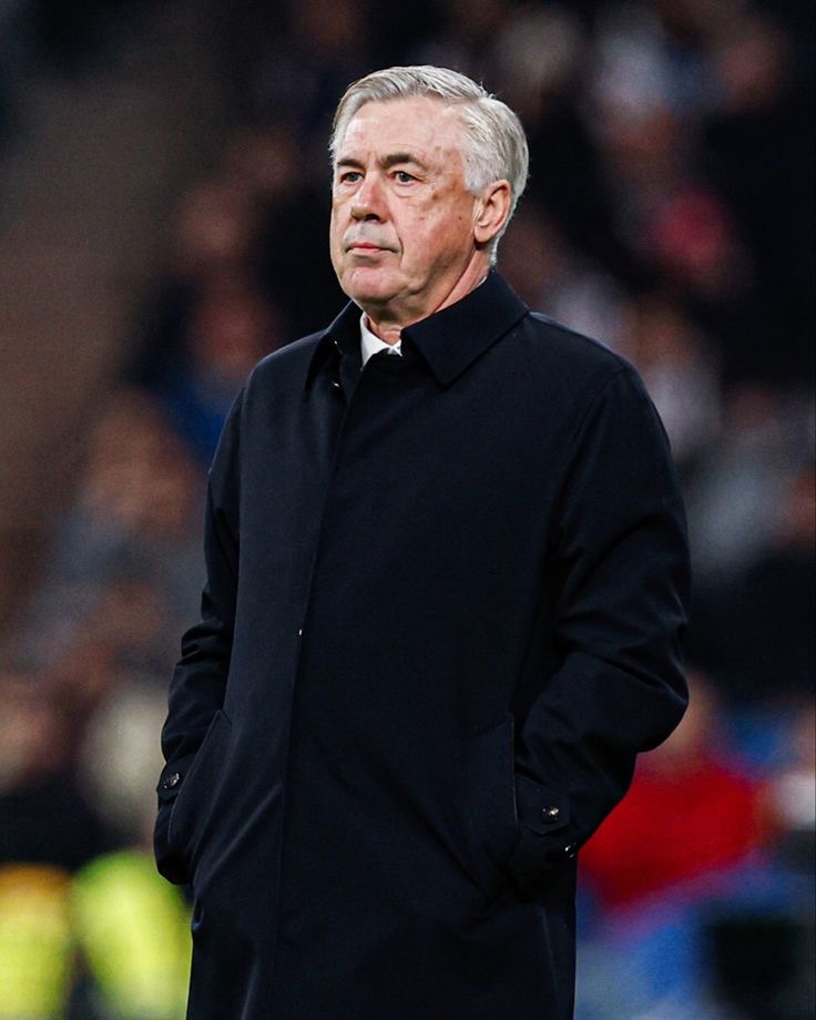 🗣️ Carlo Ancelotti: “To have only one identity of your team is a limit. We played a game in the UCL against Shakhtar. Very good team, Roberto De Zerbi was their coach. What he was doing with full backs, and different positions, really good. But I said to my players, they want
