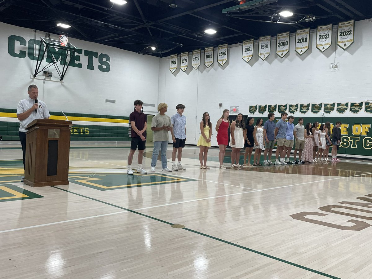 Thanks to @SteeleComets for hosting a great spring awards ceremony!  We have a lot to celebrate!  Pics:  A great crowd, SWC Student Athletes, 4 year letter winners, and All SWC and/or Lorain County. GO COMETS!!