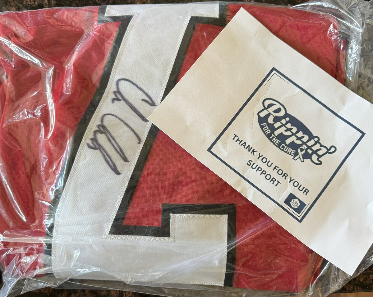 BreakerHits tweet media