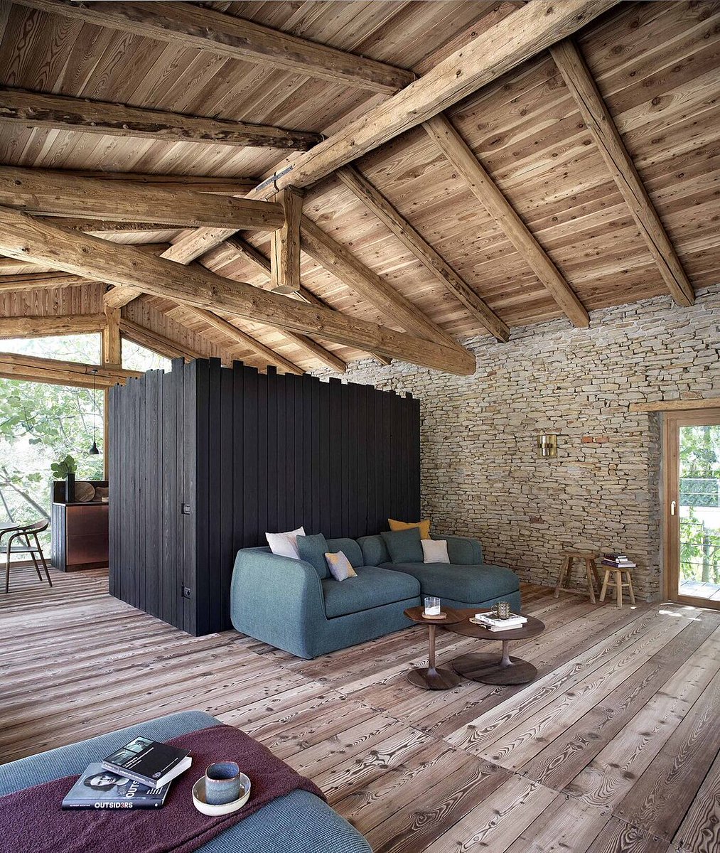 Cascina_B: Officina82's Craftsmanship Shines in This Italian Hideaway 

homeadore.com/2023/10/24/cas…