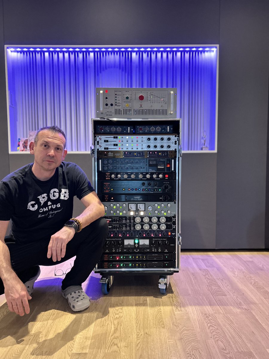 “Happy New Gear” to Stefan Heger! Stefan is a multiple GRAMMY-nominated mastering aficionado. Full disclosure: he’s not only a distributor, he’s a client.

#dangerousmusic #sacrificenothing #emulationimpossible #heareverything #analog #masteringengineer