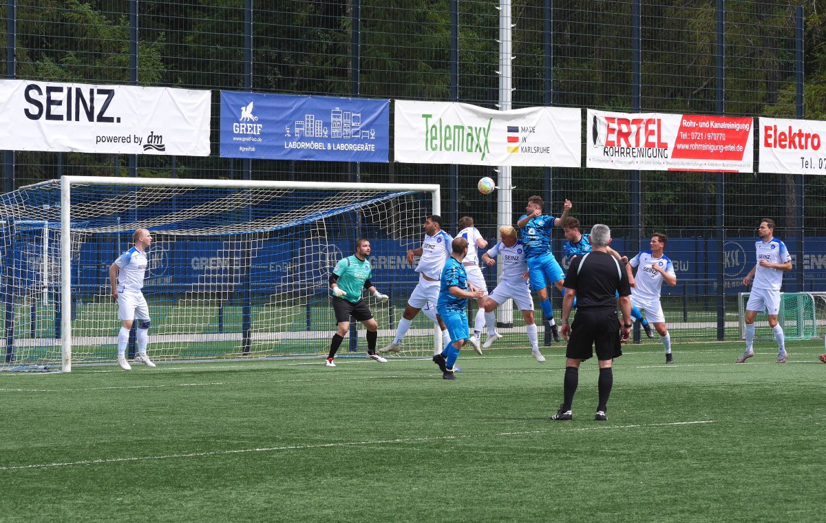 ballreiter's tweet image. Der ruhmreiche Deutsche Meister von 1910 wird auch 24/25 in der B-Klasse spielen…

⚽️ Match 45 23/24: KSC II vs Karlsruher FV 3:1
🏟 Kunstrasenplatz Wildparkstadion, Karlsruhe
🔗 ballreiter.futbol/23-24/kreiskla…
🏷 #ksc #kfv #kreisklasse #karlsruhe #sportplatzzeit #ballreiterAtTheGames