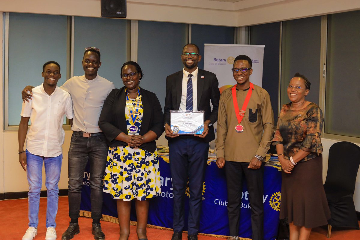 RACBukoto's tweet photo. Yes indeed we had an exclusive with PP @SimonOkwi1  at the take over fellowship we had with mother club and a tremendous meet up it was.. @KihumuroLotson @Pius_O_Theo @Rotary_Bukoto 
#RCBukotomeets
#PR_ @switzer_micheal https://t.co/2GqpMCjr5M
