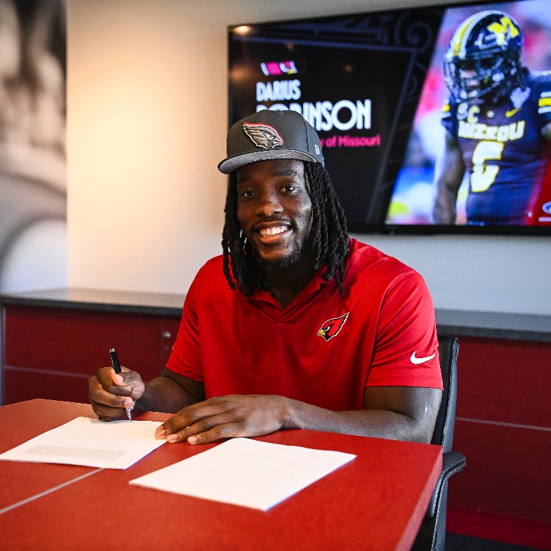 AZCardinals's tweet photo. The newest member in the trenches. 😤

@Darius6Robinson | #BirdGang