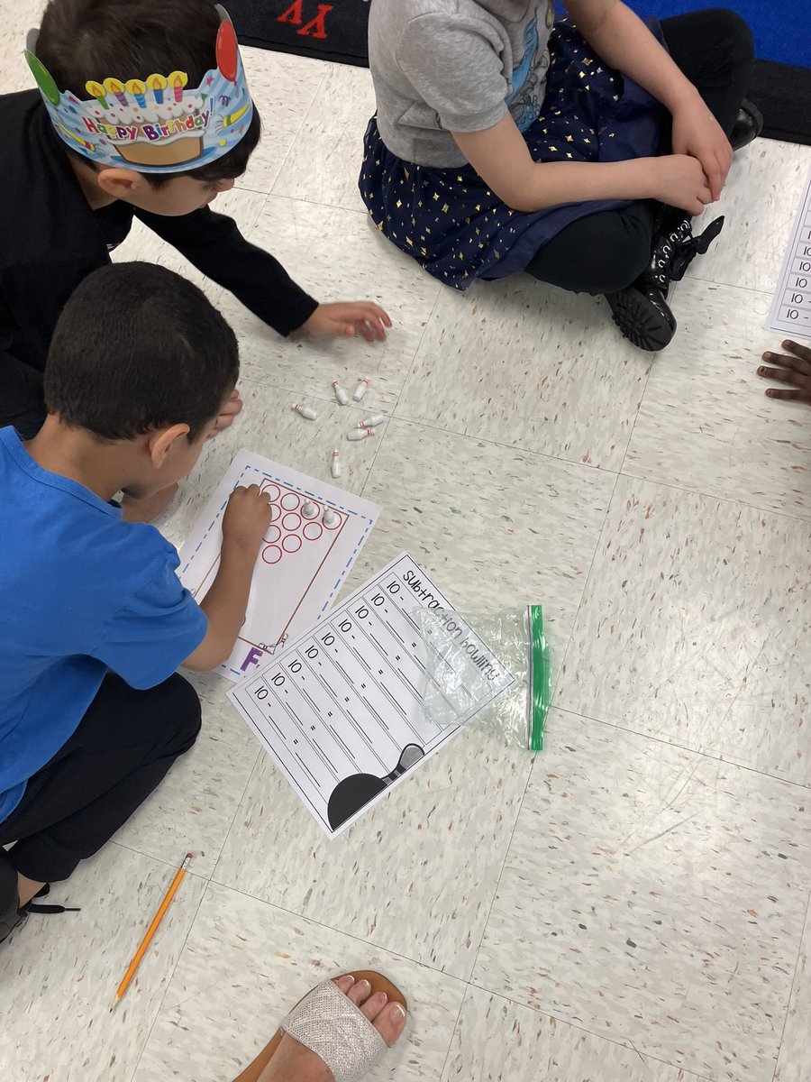 MrsRyan310's tweet image. Birthday bowling to celebrate summer birthdays.  What a perfect way to practice subtraction!! 🎳 
#eaglestrong #cridgepride