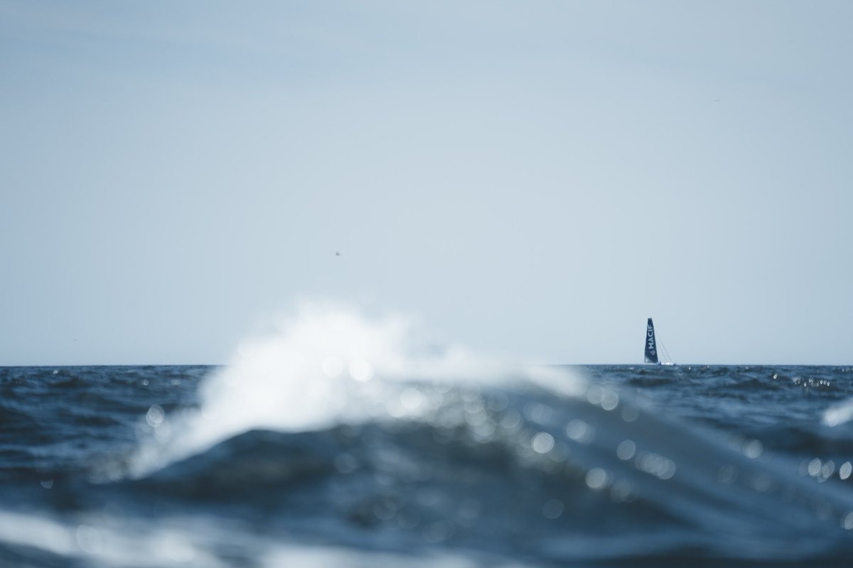 VendeeGlobe's tweet photo. Direction la ligne de départ ! 🔥 https://t.co/3PihgT3s9m