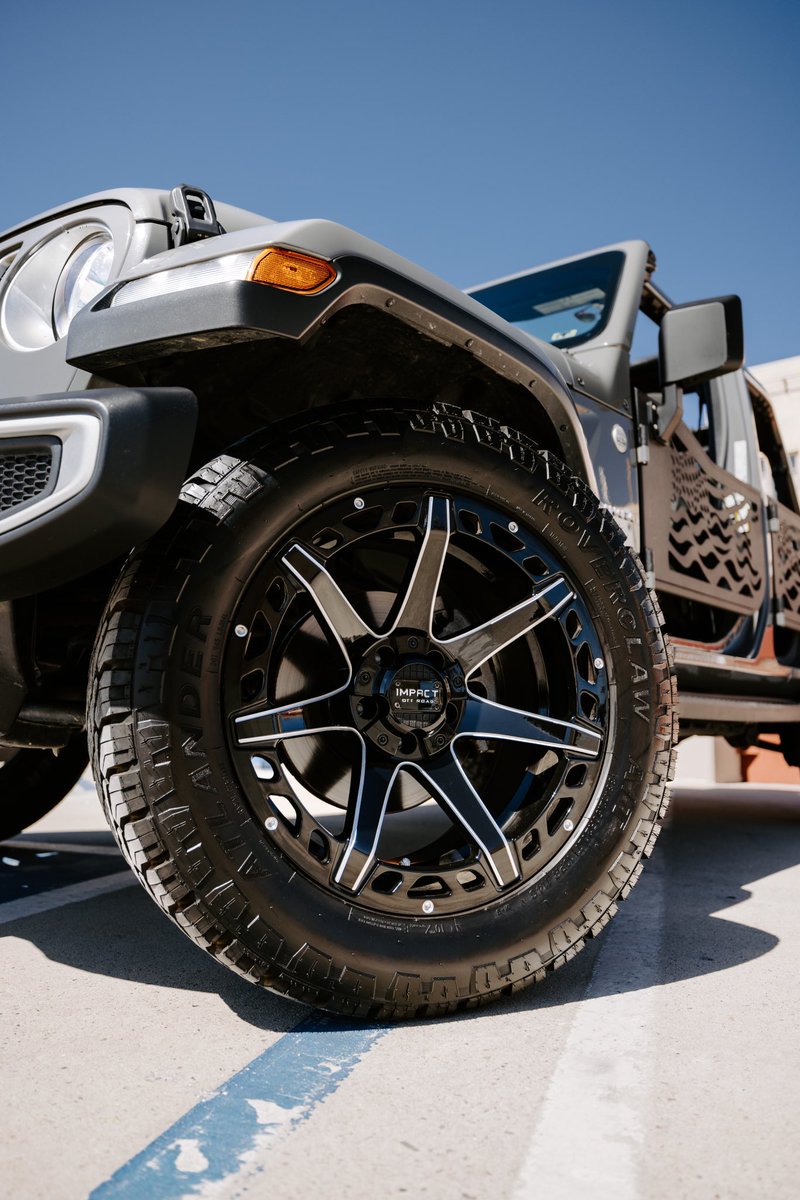 impactoffroad's tweet image. What finish would you choose of our 904 wheel? Gloss black or Bronze? #impactwheels #offroadwheels #truckwheels