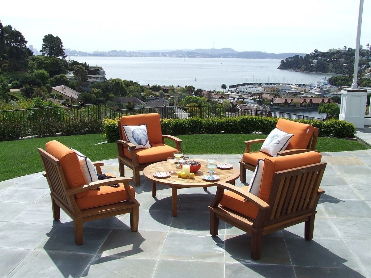 Check out the latest outdoor furniture set collection at sunlitbackyardoasis.com! Transform your outdoor space into a stylish and comfortable retreat with our premium quality furniture pieces. #outdoorfurniture #backyardoasis #sunlitbackyardoasis