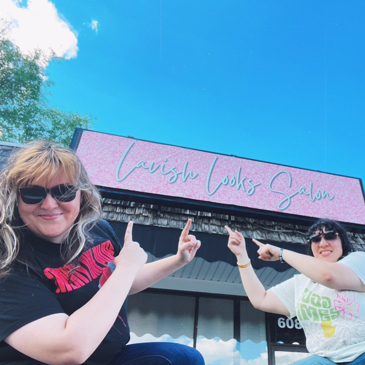 robyndkelly's tweet photo. Somebody tell @twentyonepilots and @reelbearmedia to redo the music video because this hour-and-a-half-away gem is fairly local to us ✨
#twentyonepilots #tøp #lavish #clancy #itslavish #fairlylocal #ohio #newmusic #photoop #wefoundit #tylerjoseph #joshdun #clikkies https://t.co/Ij6Pxf2sCt