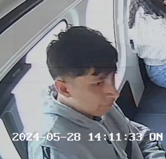 abraham_mojica_'s tweet photo. #Entérate//Hace unas horas sucedió este asalto a transporte público sobre la Av Luis Donaldo Colosio en @GobNau la zona es conocida como La Corona, así actuaron los tres delincuentes, van armados, si los reconoce denuncie 
@SoyNaucalpan @PoliciaNau #Naucalpan #Cuidado https://t.co/eDNd33H4IH