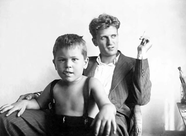 Here is a photo of a 3-year-old Robert De Niro with his gay 24-year-old father, this will be very important later today.