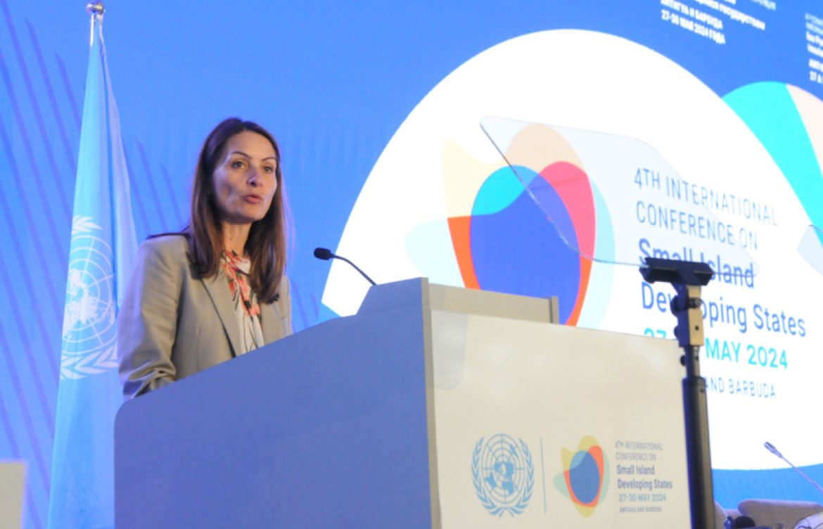 Denmark_UN's tweet photo. 🇩🇰 spoke at the General Debate at #SIDS4AB:
Denmark will further build its partnership with #SIDS to ensure sustainable development. #SIDS are key partners in highlighting the need for urgent #ClimateAction. https://t.co/3Mibs7WpRU