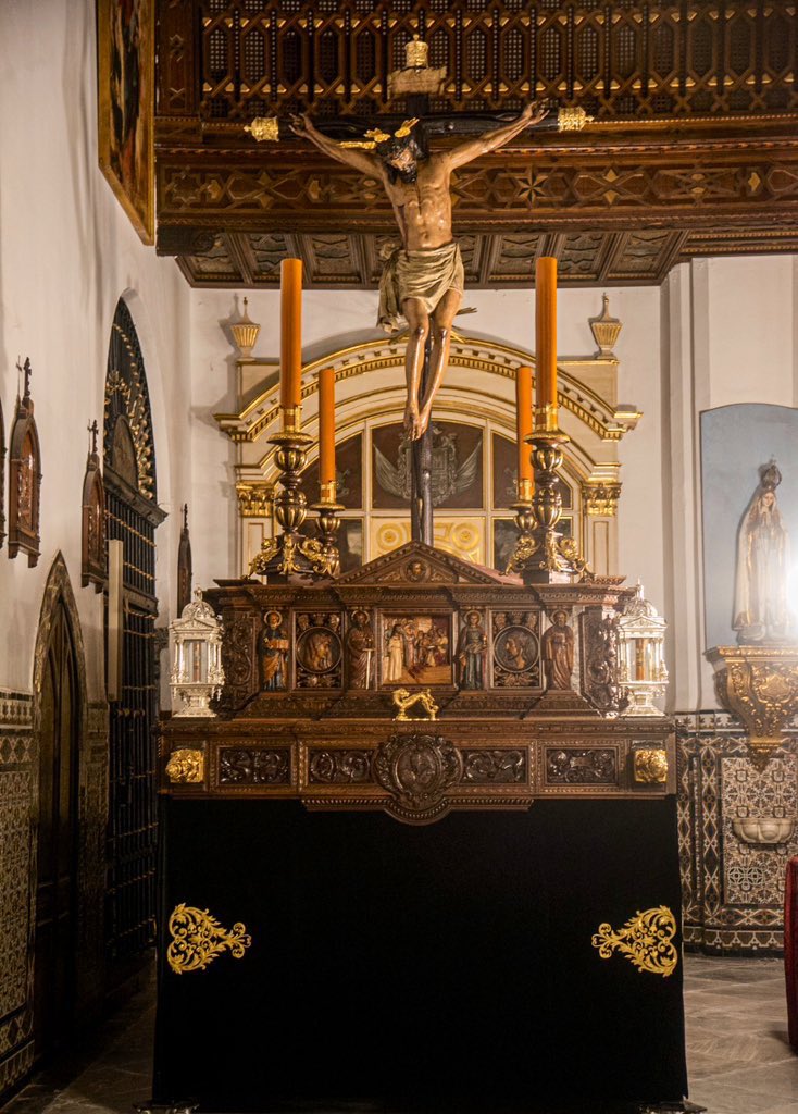 𝗡𝗢𝗧𝗜𝗖𝗜𝗔𝗦 | El Santísimo Cristo de Burgos ya está dispuesto en su paso procesional de cara a la salida extraordinaria del sábado 📸 @CristodeBurgos